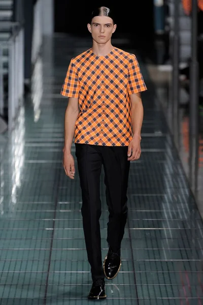 Look 34